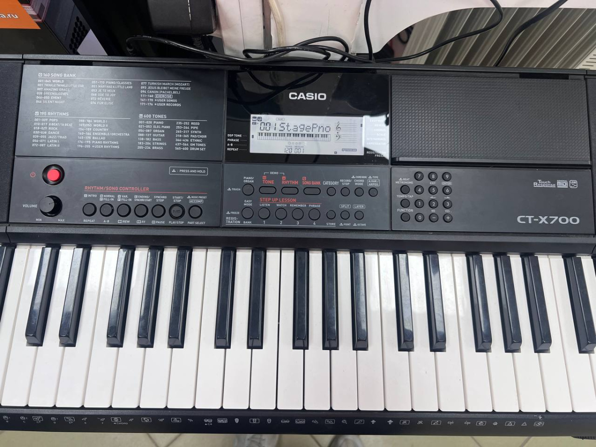 Синтезатор Casio CT-X700