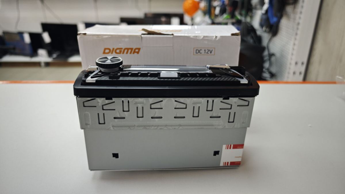 Автомагнитола Digma DCR-400G