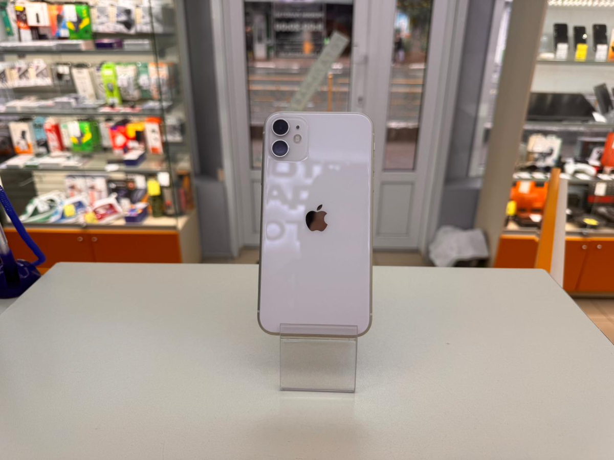 Смартфон Apple iPhone 11 64Gb