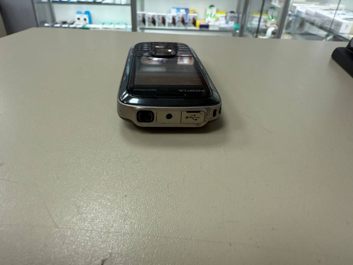 Мобильный телефон Nokia 5130