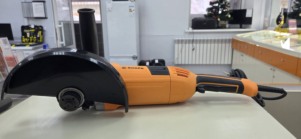 Угловая шлифмашина Вихрь 230/2300