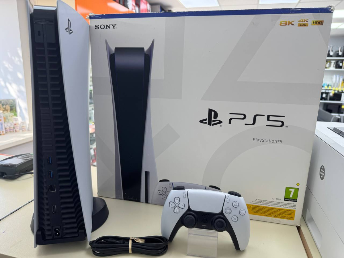 Игровая приставка PlayStation 5 825Gb (С дисководом) Игровая приставка PlayStation 5 825Gb (С дисководом)