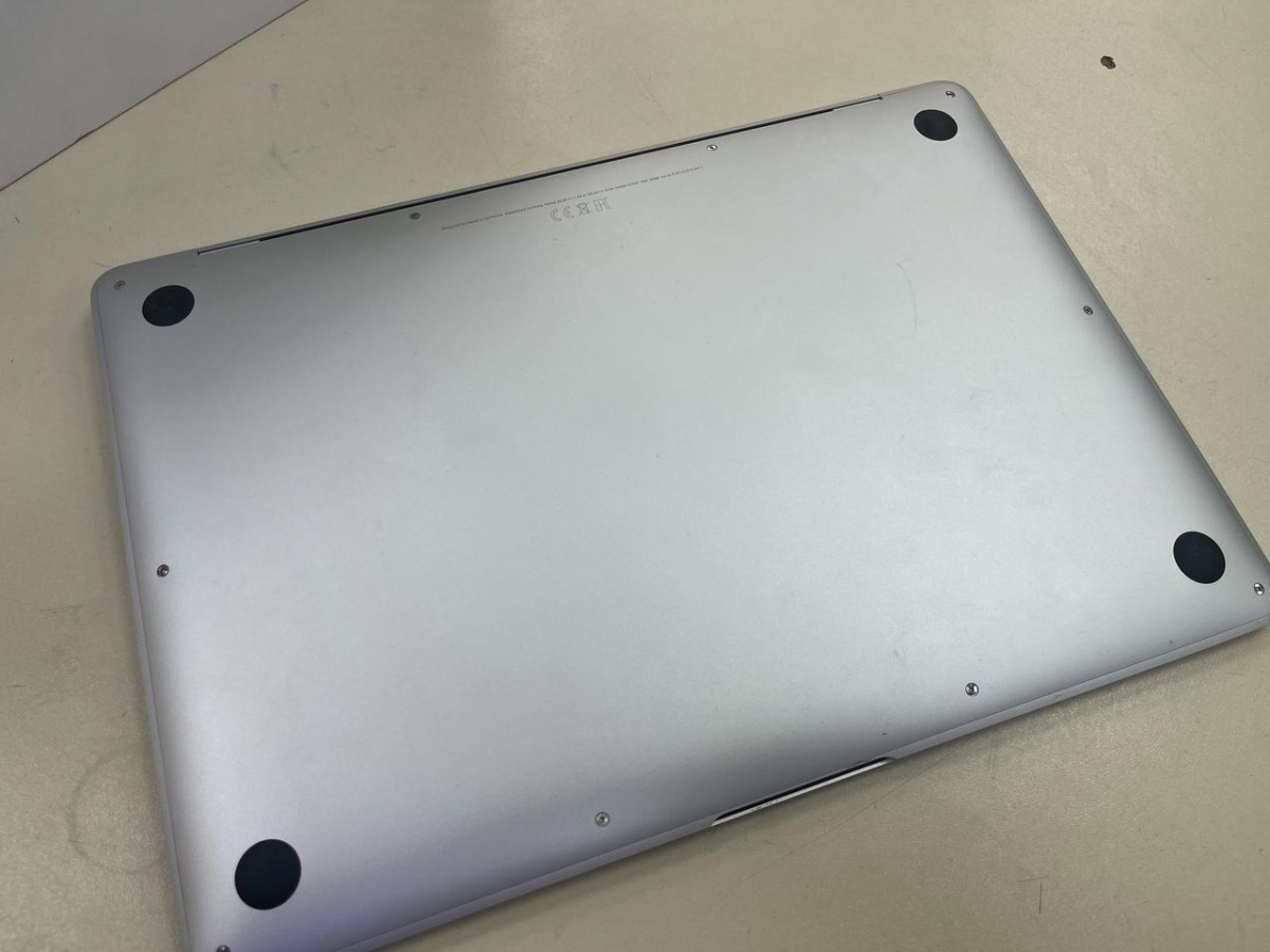 Ноутбук Apple Macbook Retina 13 M1 (A2337)
