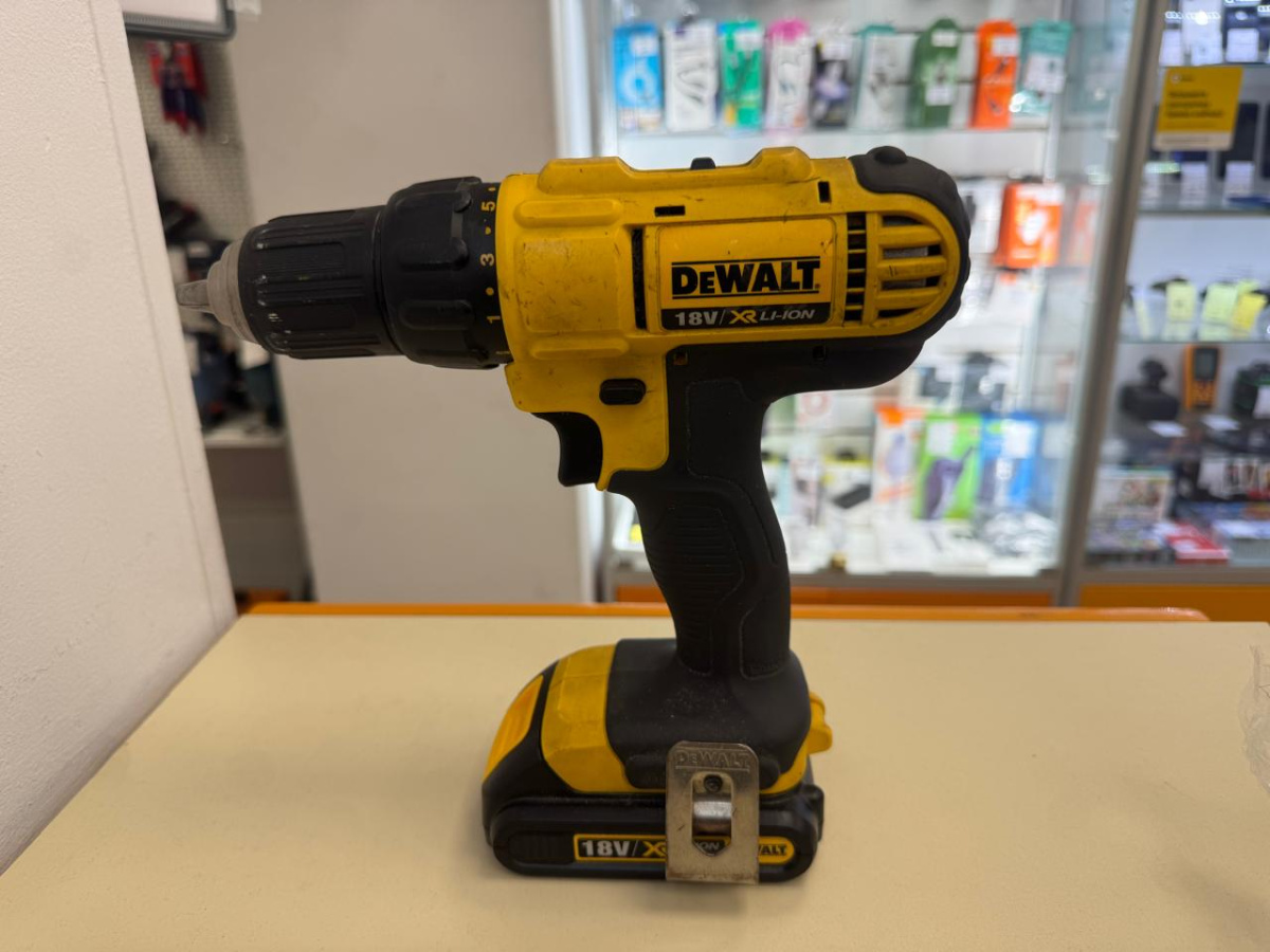 Шуруповерт Dewalt DCD771-KS