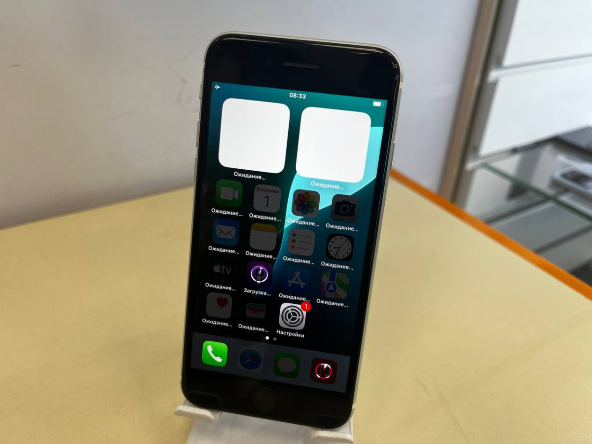 Смартфон Apple iPhone SE 2020 64Gb