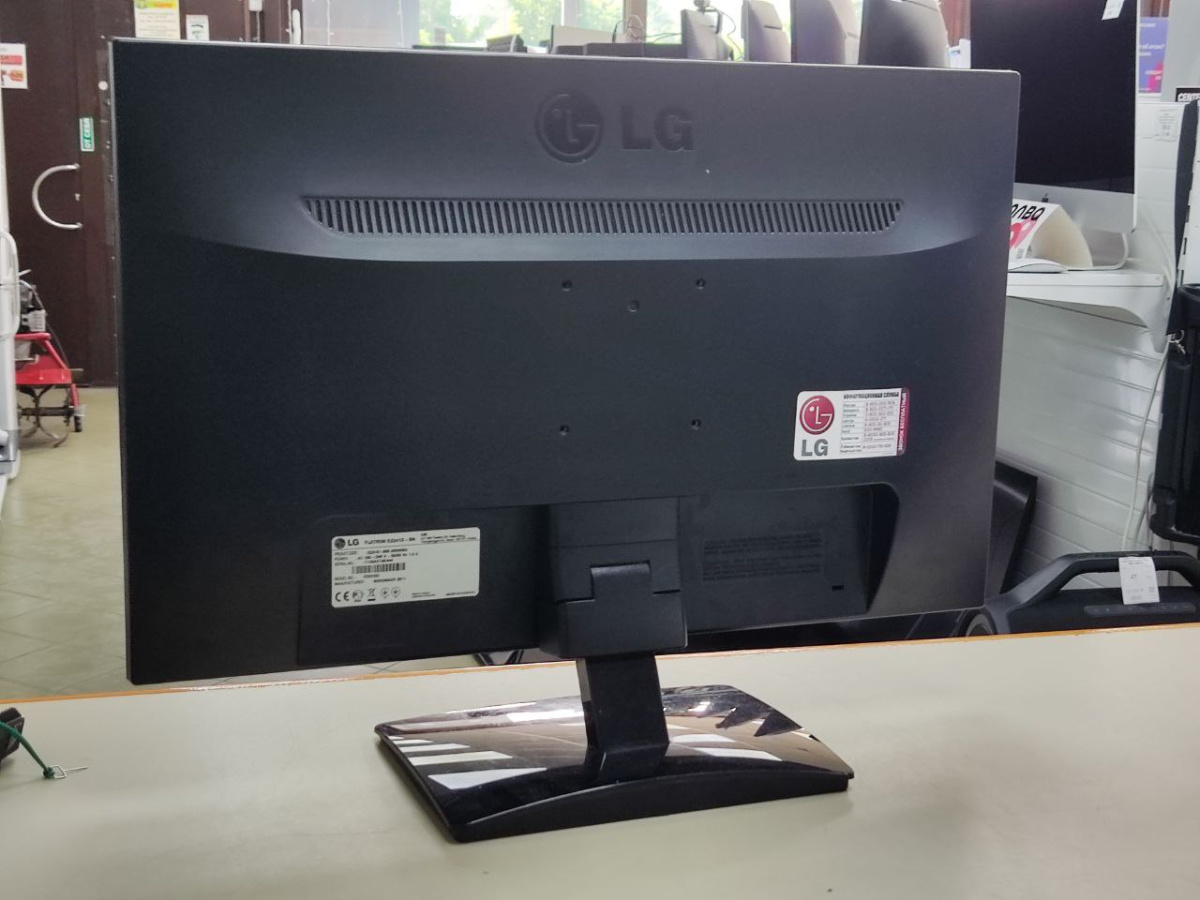Монитор LG E2241S