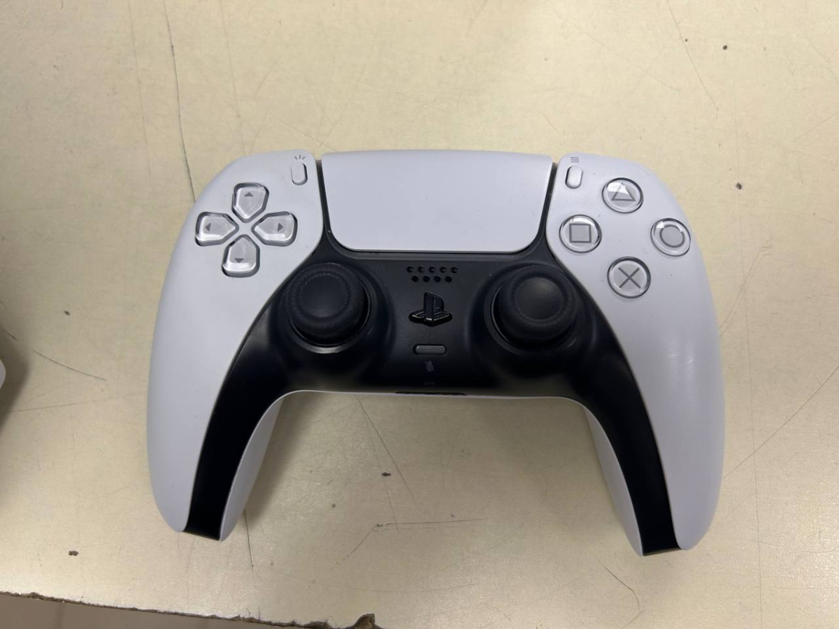 Игровая приставка PlayStation 5 825Gb (С дисководом)