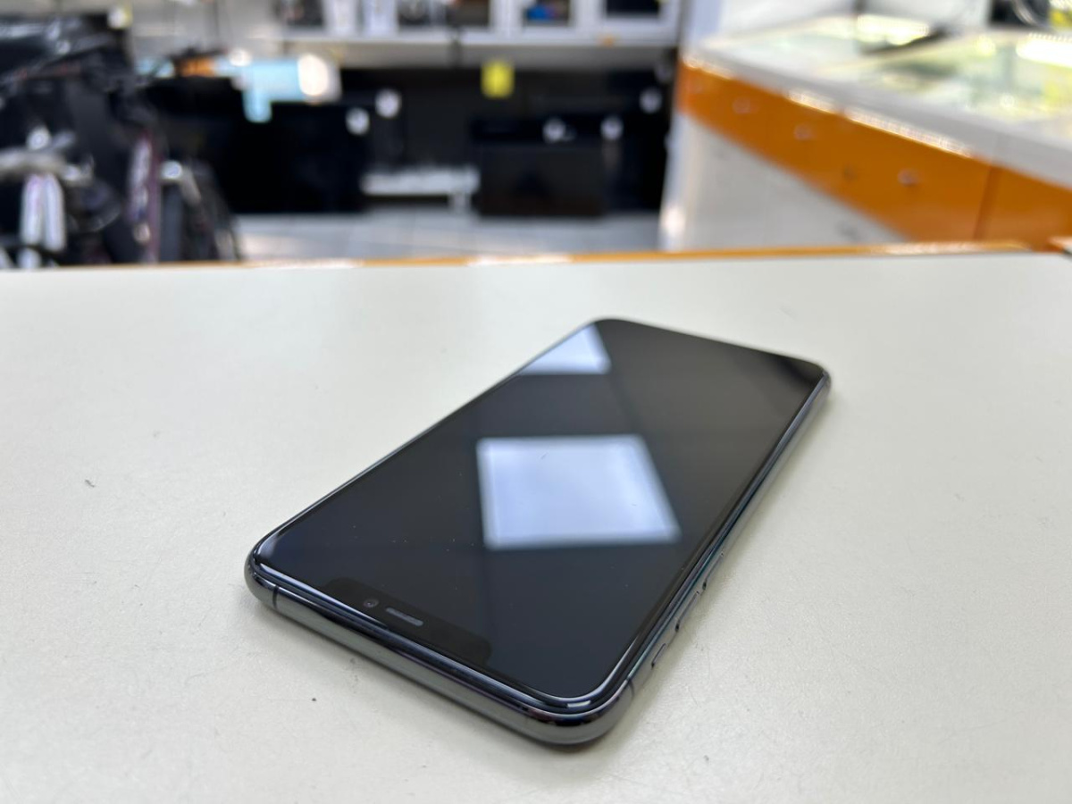 Смартфон Apple iPhone 11 Pro Max 64Gb