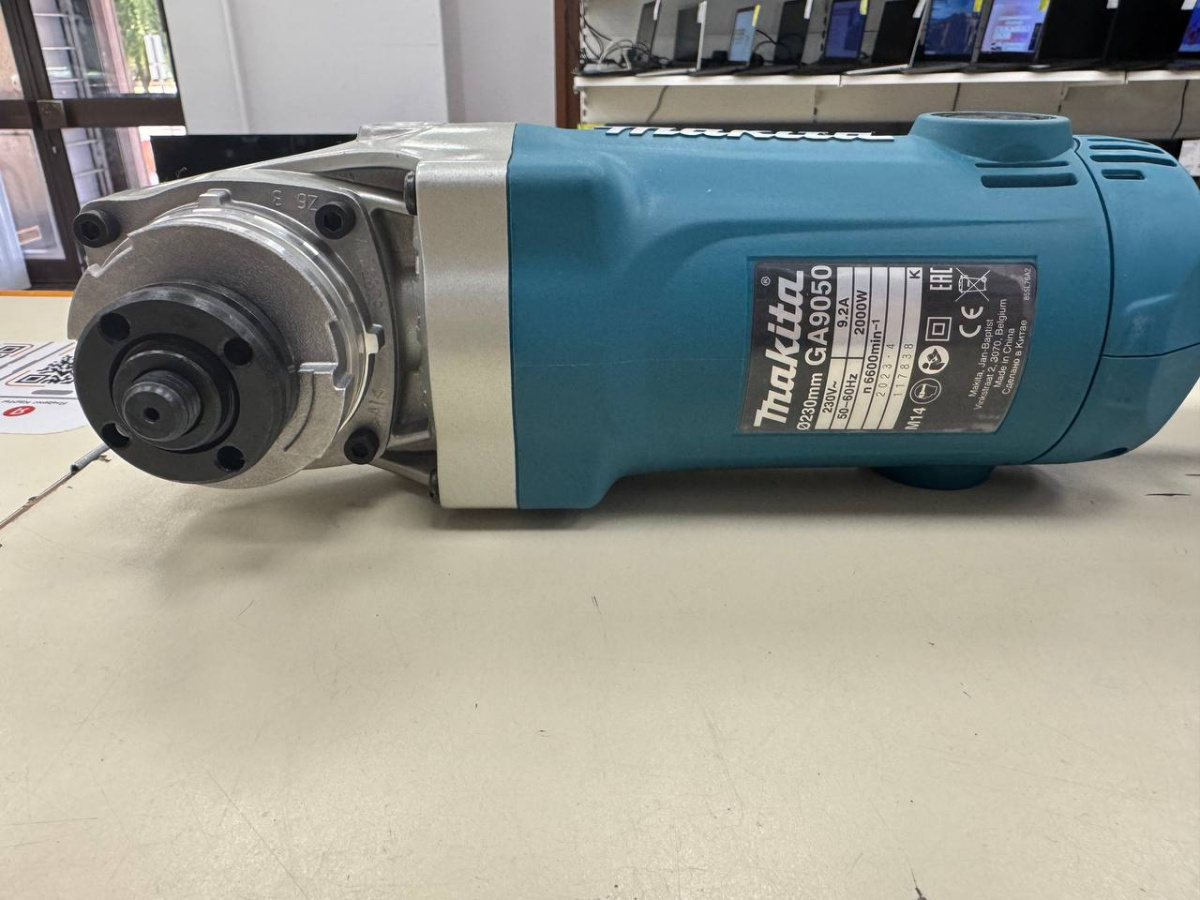 Угловая шлифмашина Makita GA9050