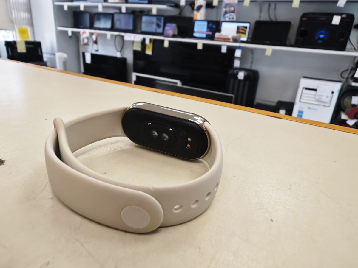 Фитнес-браслет Xiaomi Mi Band 8