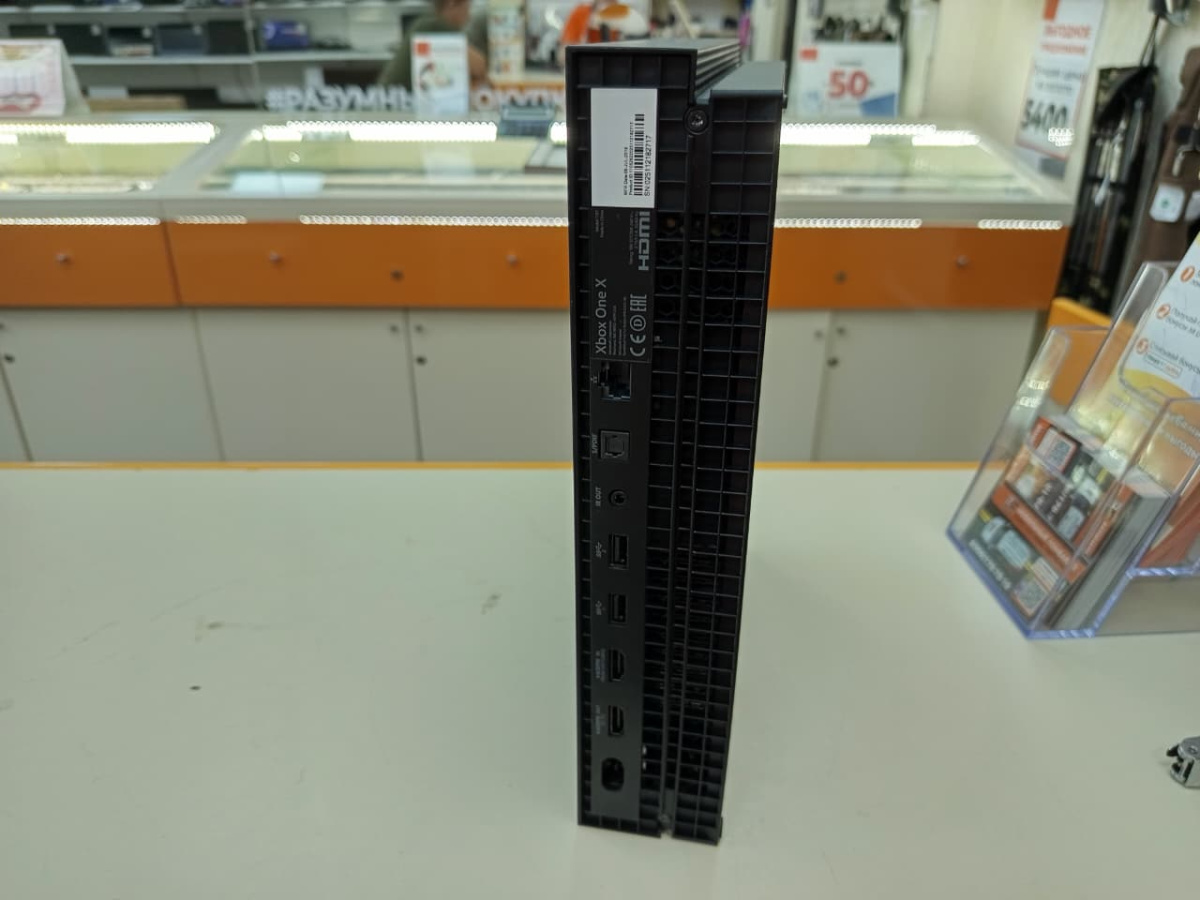Игровая приставка Xbox One X 500Gb Игровая приставка Xbox One X 500Gb