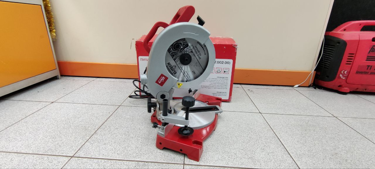 Торцовочная пила Elitech ПТ 1321