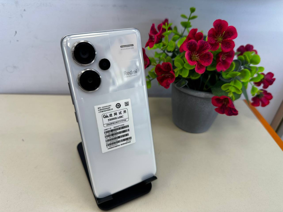 Смартфон Xiaomi Redmi Note 13 Pro+ 12/512