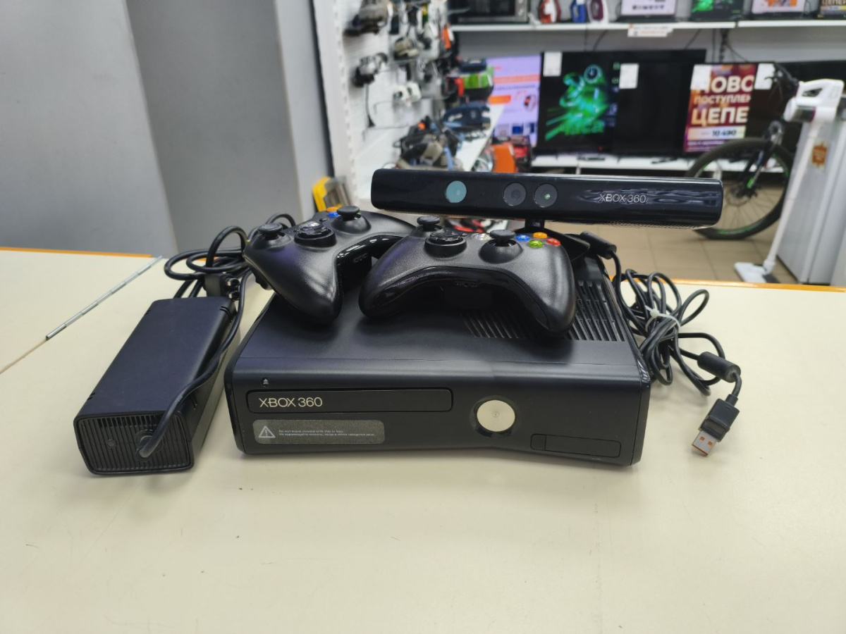 Игровая приставка Xbox 360;