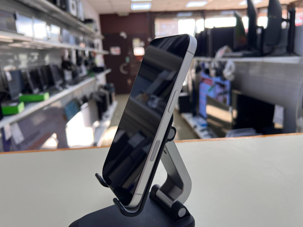 Смартфон Apple Iphone 16 128Gb