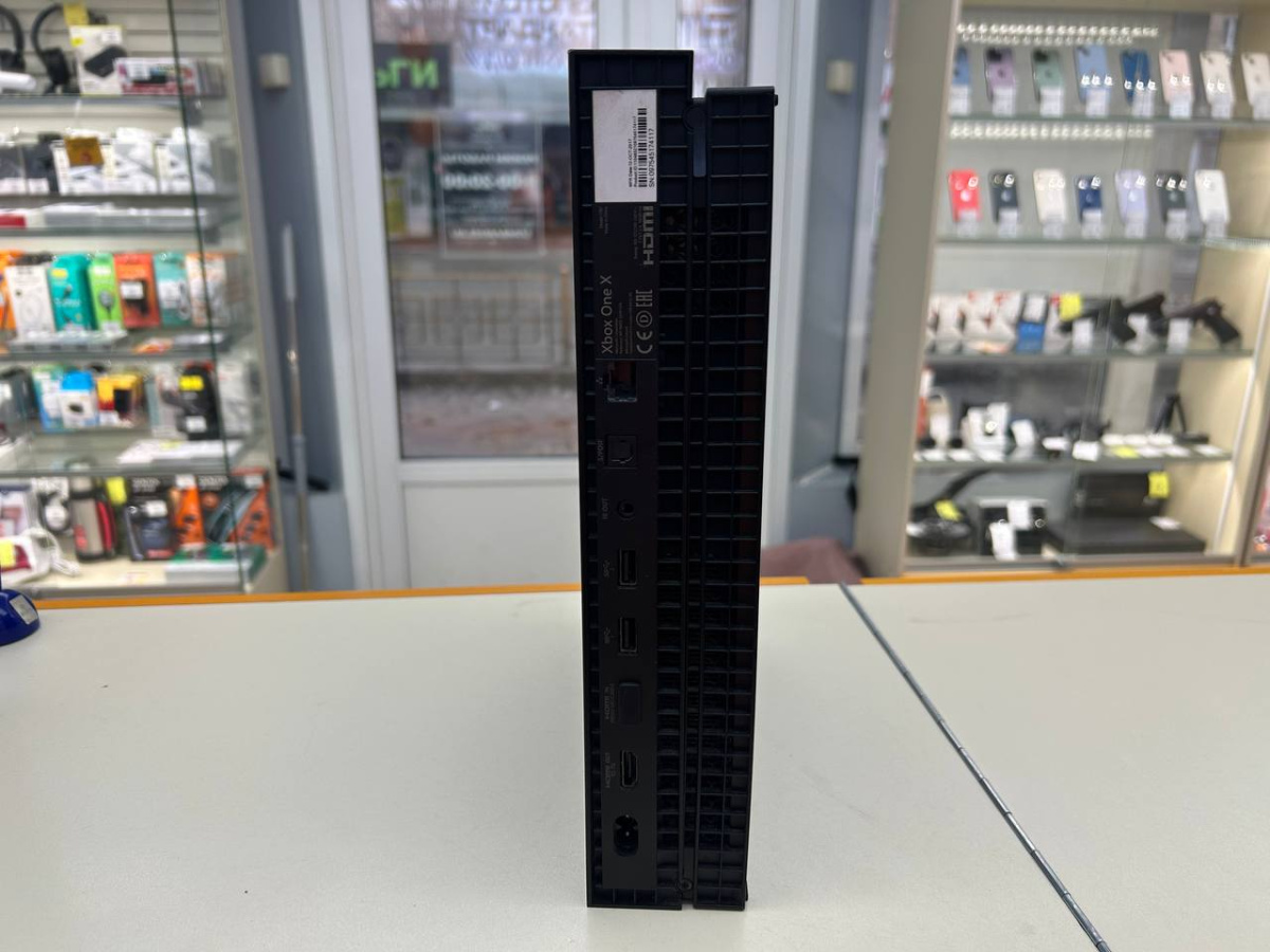 Игровая приставка Xbox One X 1Tb