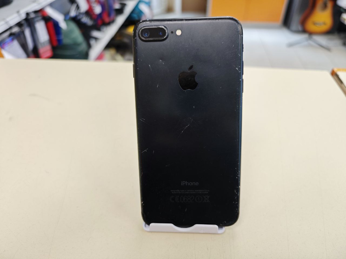 Смартфон Apple iPhone 7 Plus 32Gb