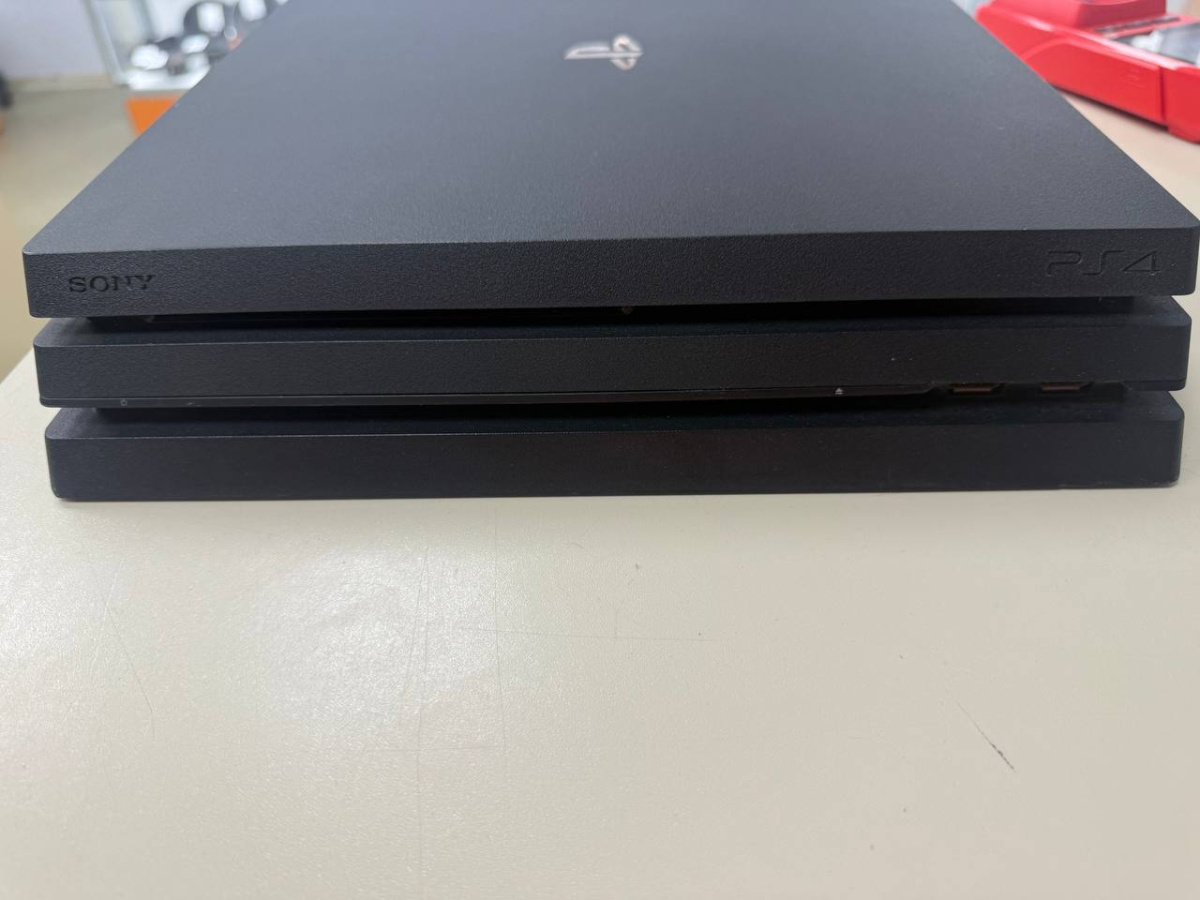 Игровая приставка PlayStation 4 Pro 1Tb
