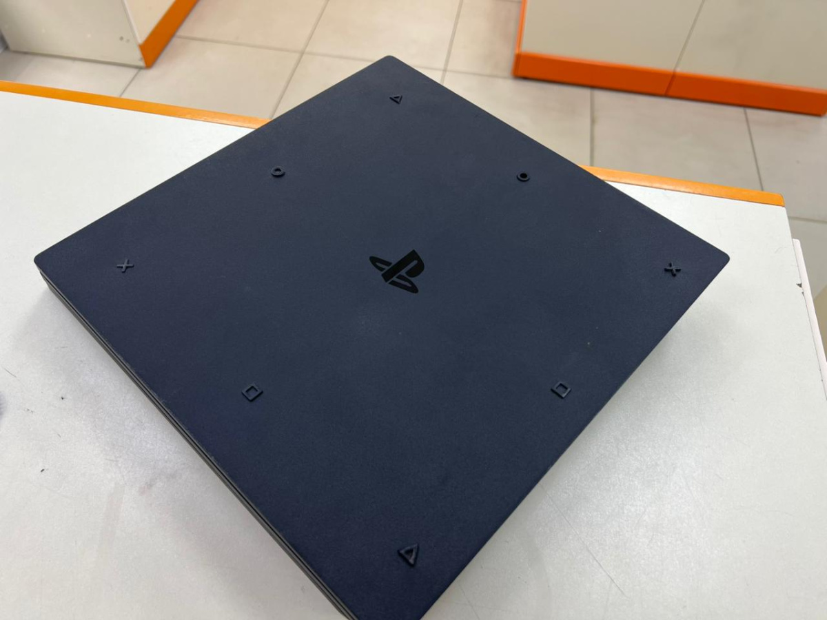 Игровая приставка PlayStation 4 Pro 1Tb