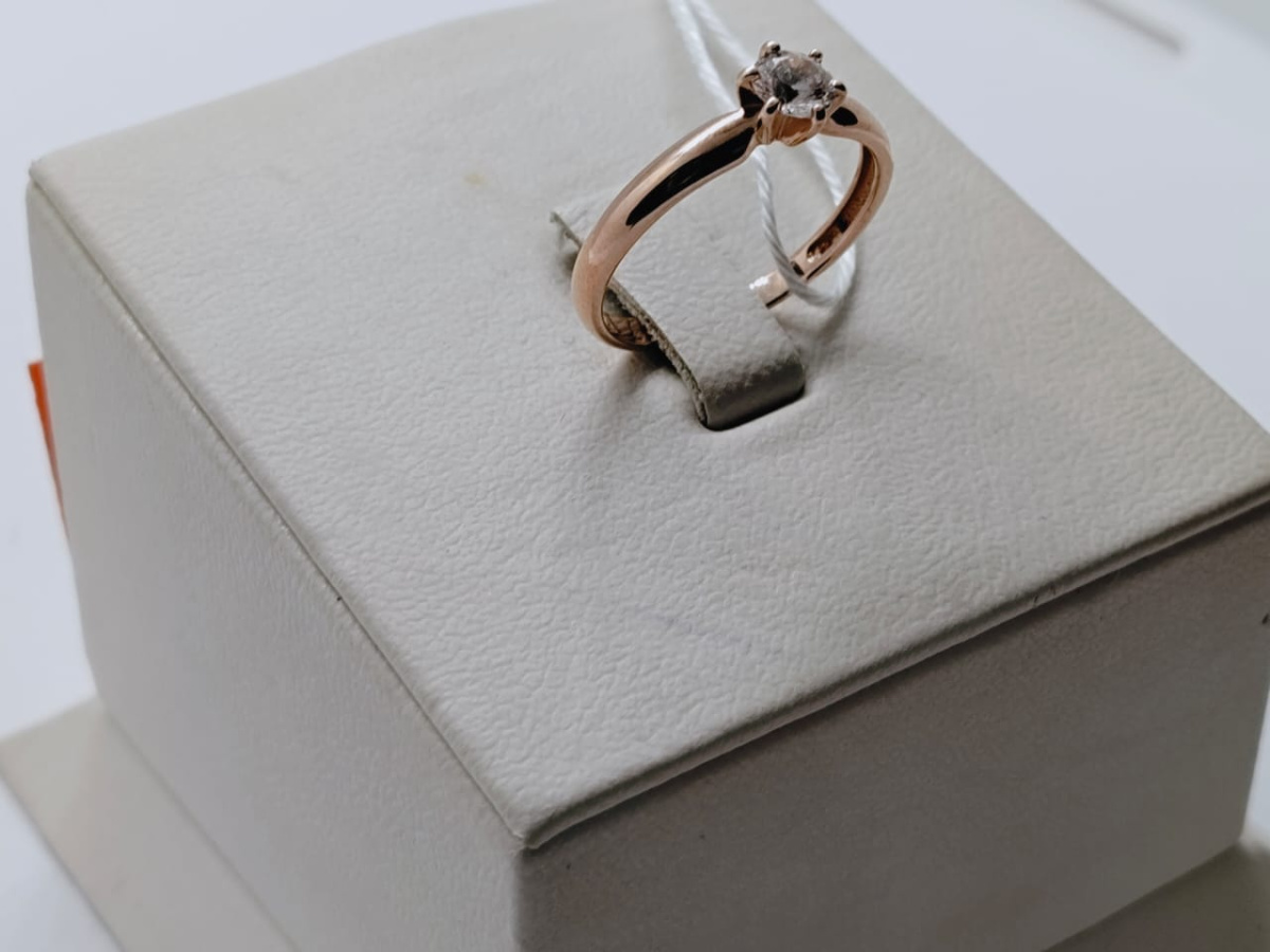 КОЛКМ585 КОЛЬЦО С КАМНЕМ (Au 585)