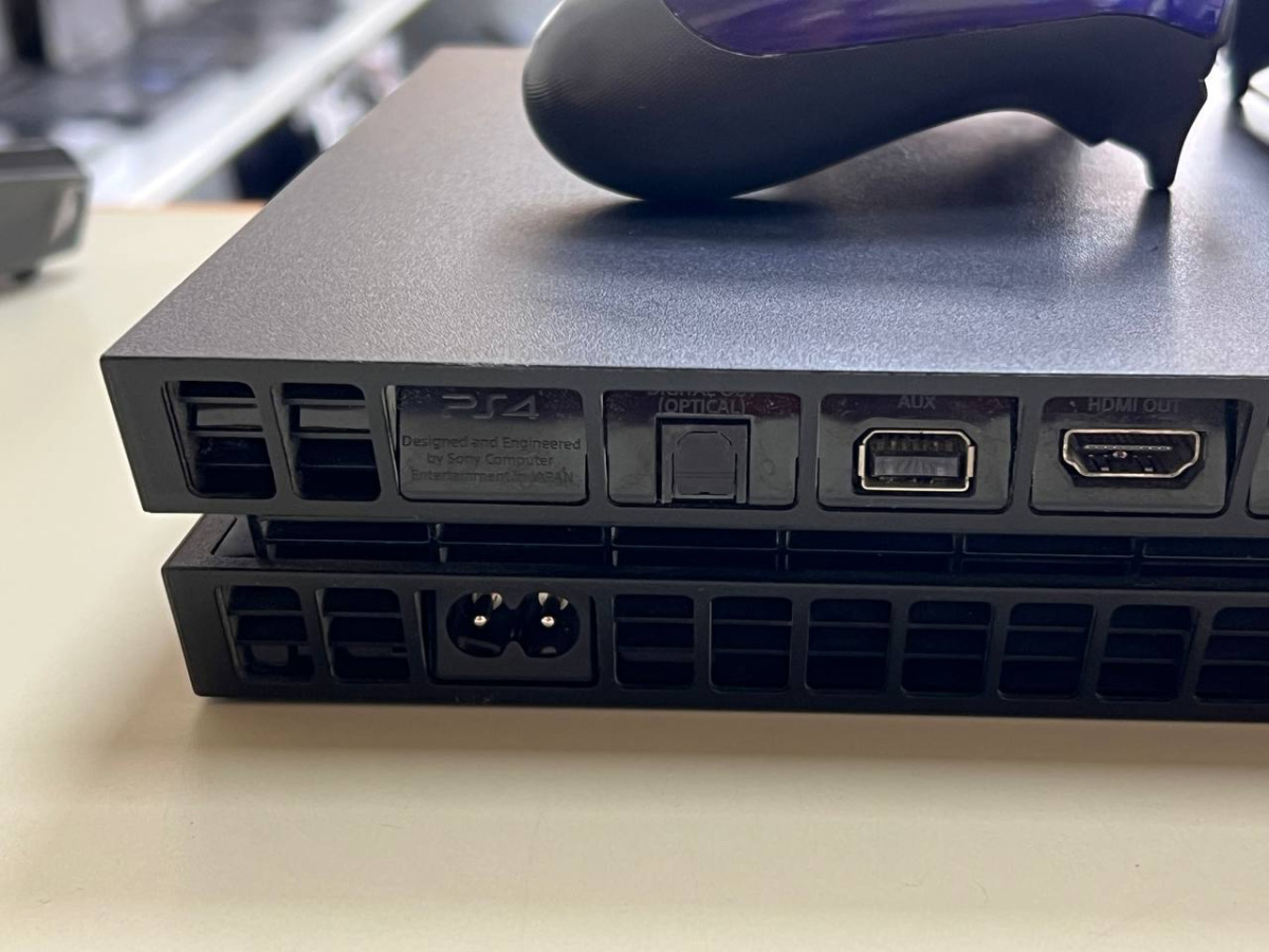 Игровая приставка PlayStation 4 FAT 1Tb