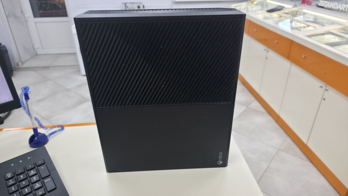 Игровая приставка Xbox One 500Gb