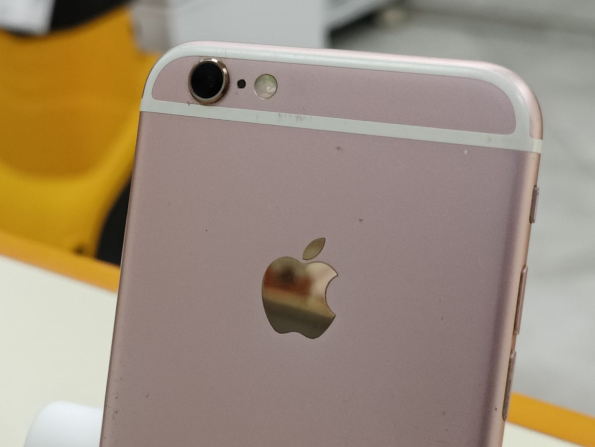 Смартфон Apple iPhone 6S 64Gb