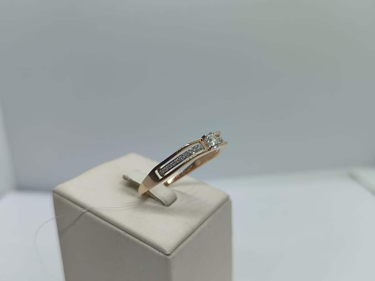 КОЛЬЦО С КАМНЯМИ (Au 585)