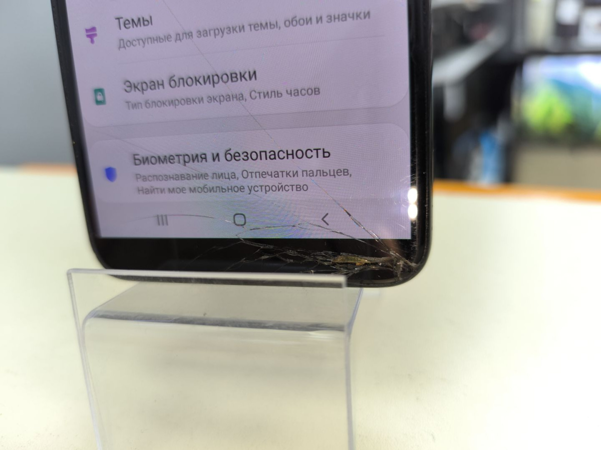 Смартфон Samsung Galaxy J8 3/32 (2018)
