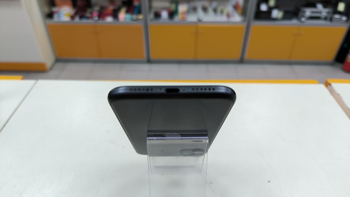 Смартфон Apple iPhone 11 64Gb