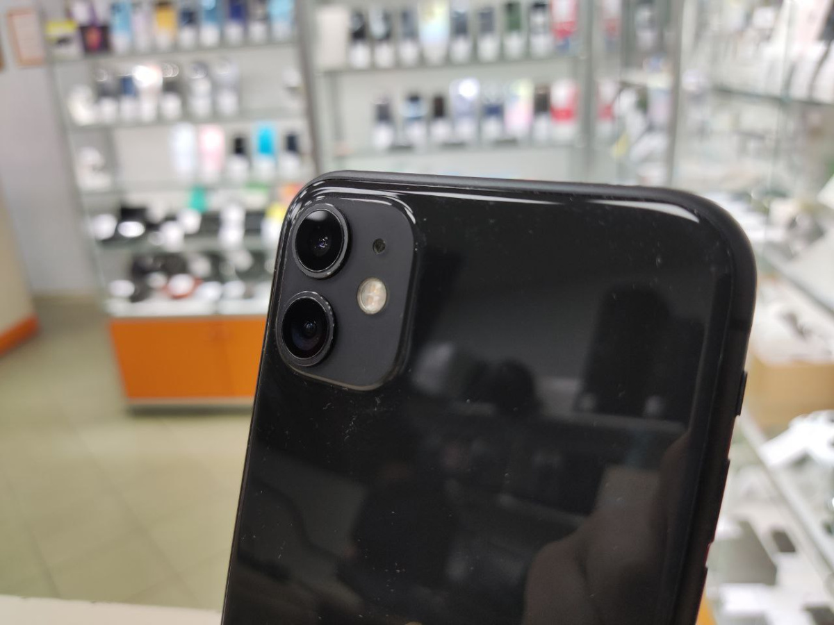 Смартфон Apple iPhone 11 64Gb