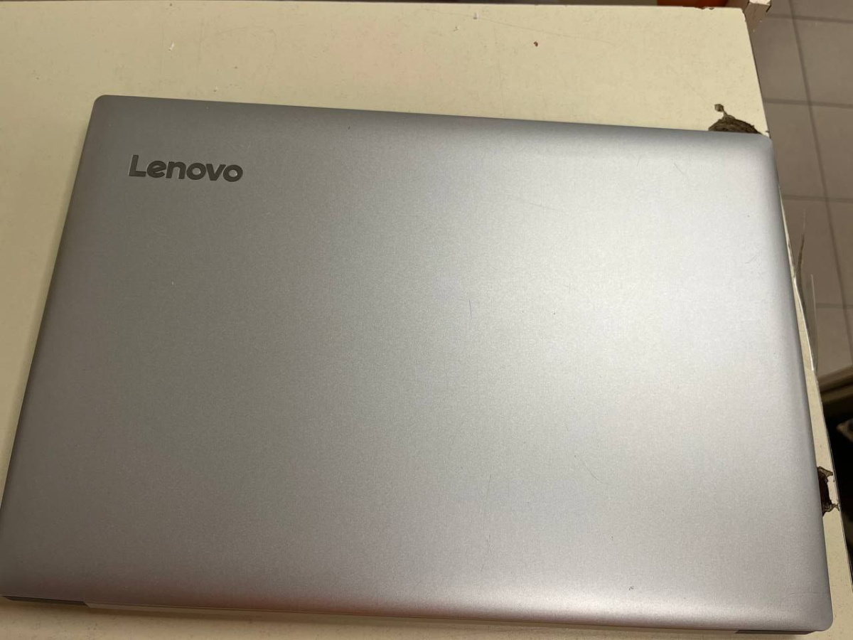 Ноутбук Lenovo; Core i3-6006U, GeForce 920MX, 12 Гб, 256 Гб, Нет