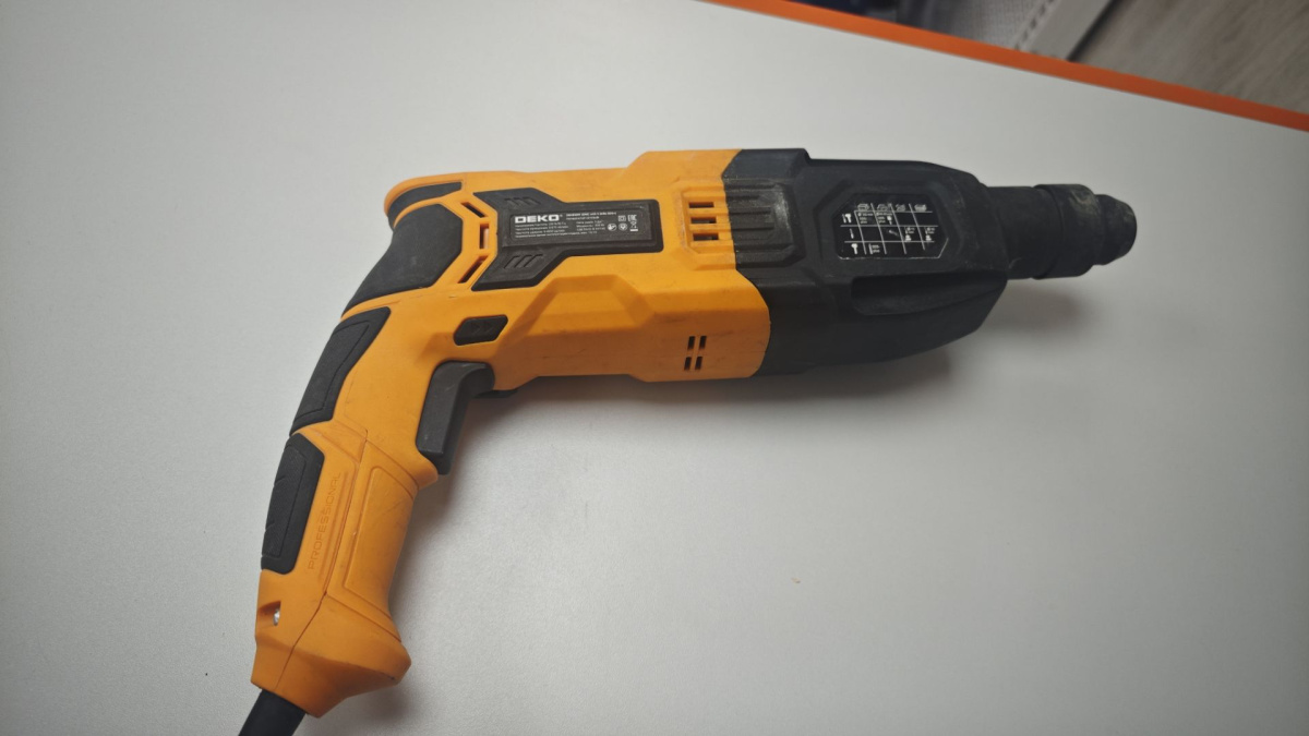 Перфоратор Deko DKH850W