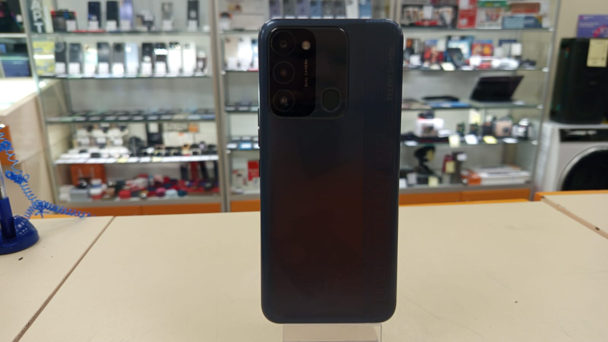 Смартфон Tecno Spark 8C 4/64