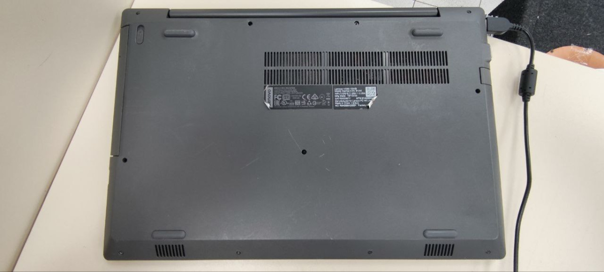 Ноутбук Lenovo 81AX; Core i5-7200U, Intel UHD Graphics 620, 4 Гб, Нет, 500 Гб