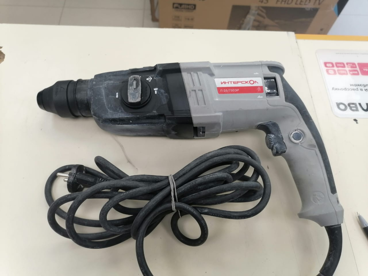 Перфоратор Интерскол П-25/750эр