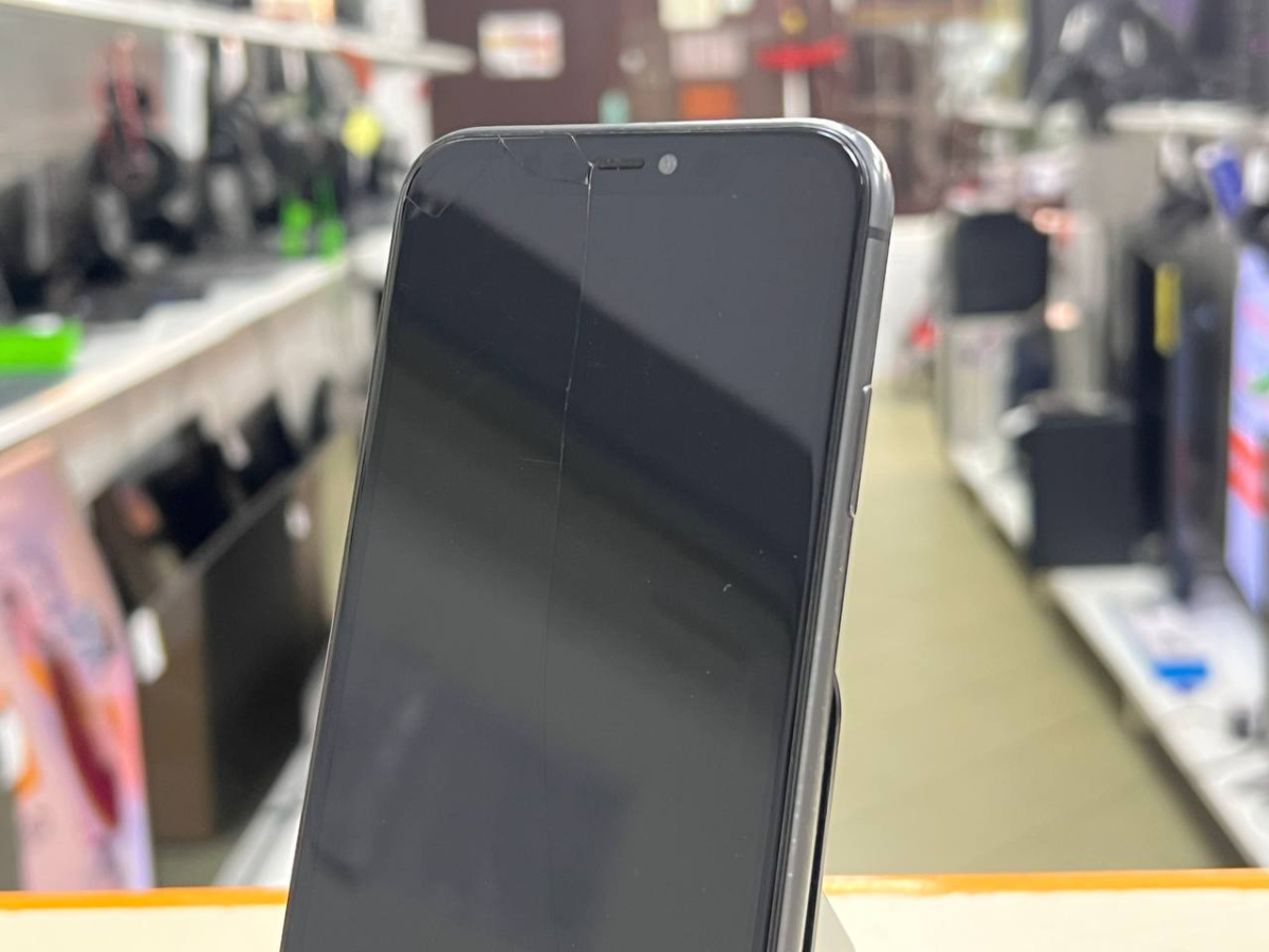 Смартфон Apple iPhone 11 64Gb