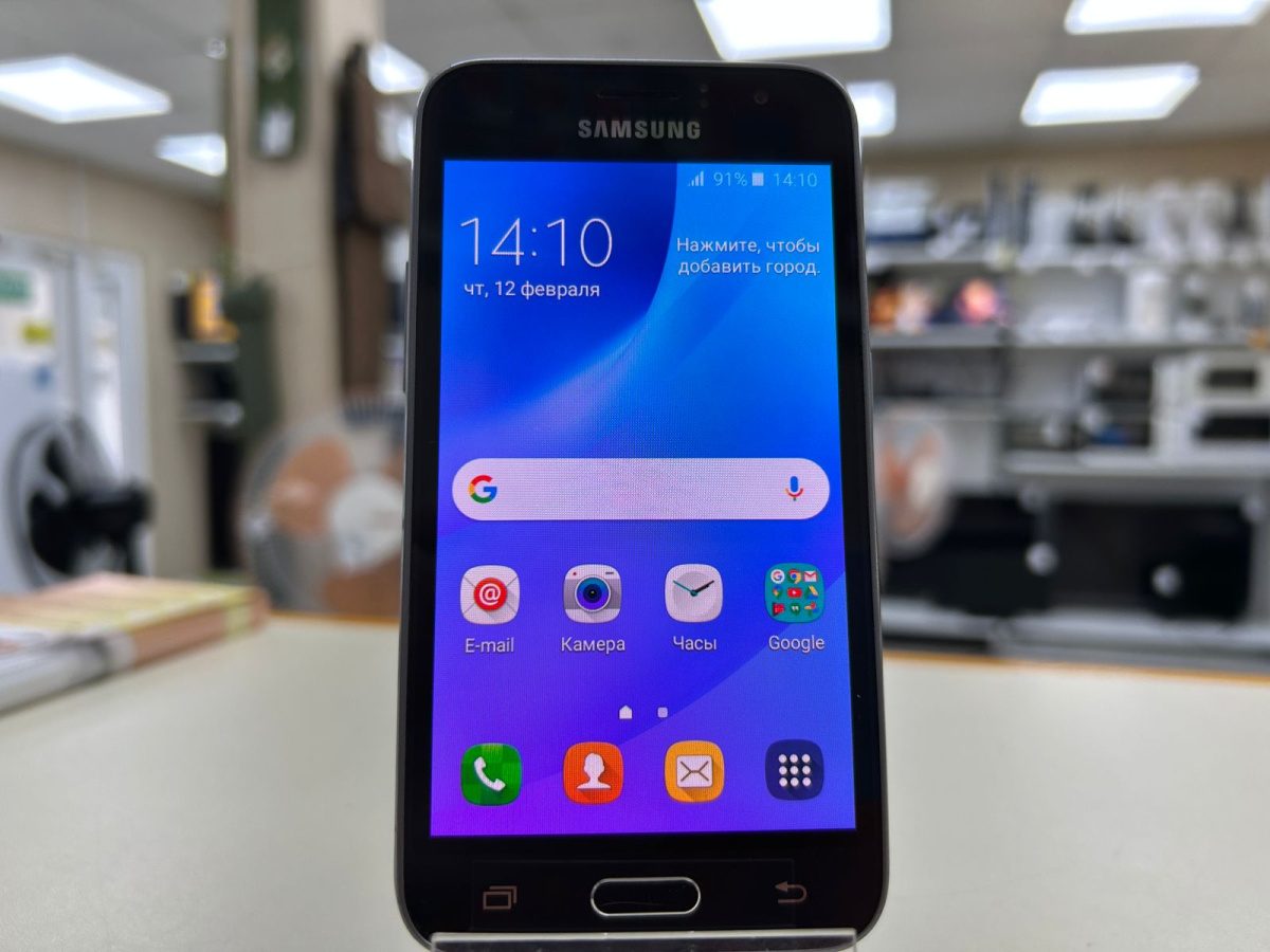 Смартфон Samsung Galaxy J1 2016 1/8