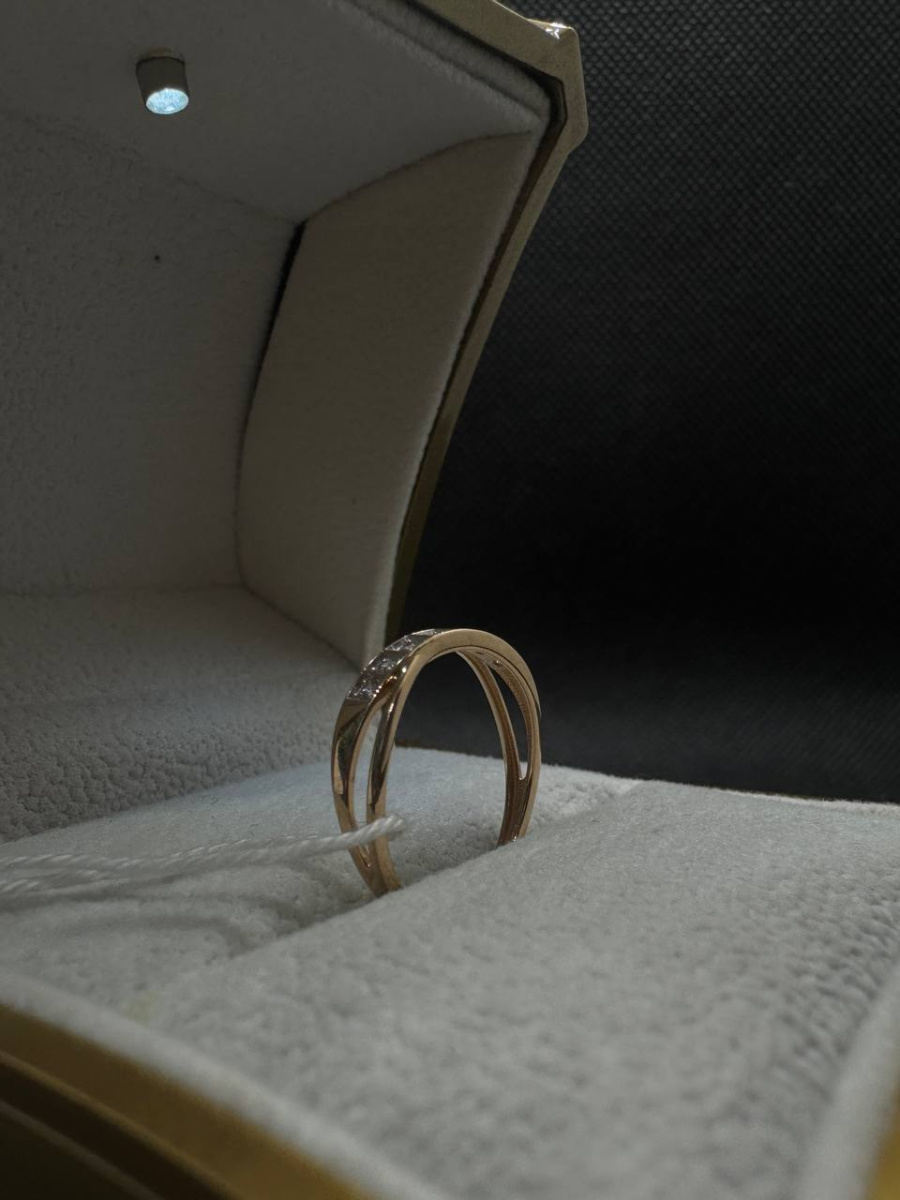 КОЛЬЦО С КАМНЯМИ (Au 585)