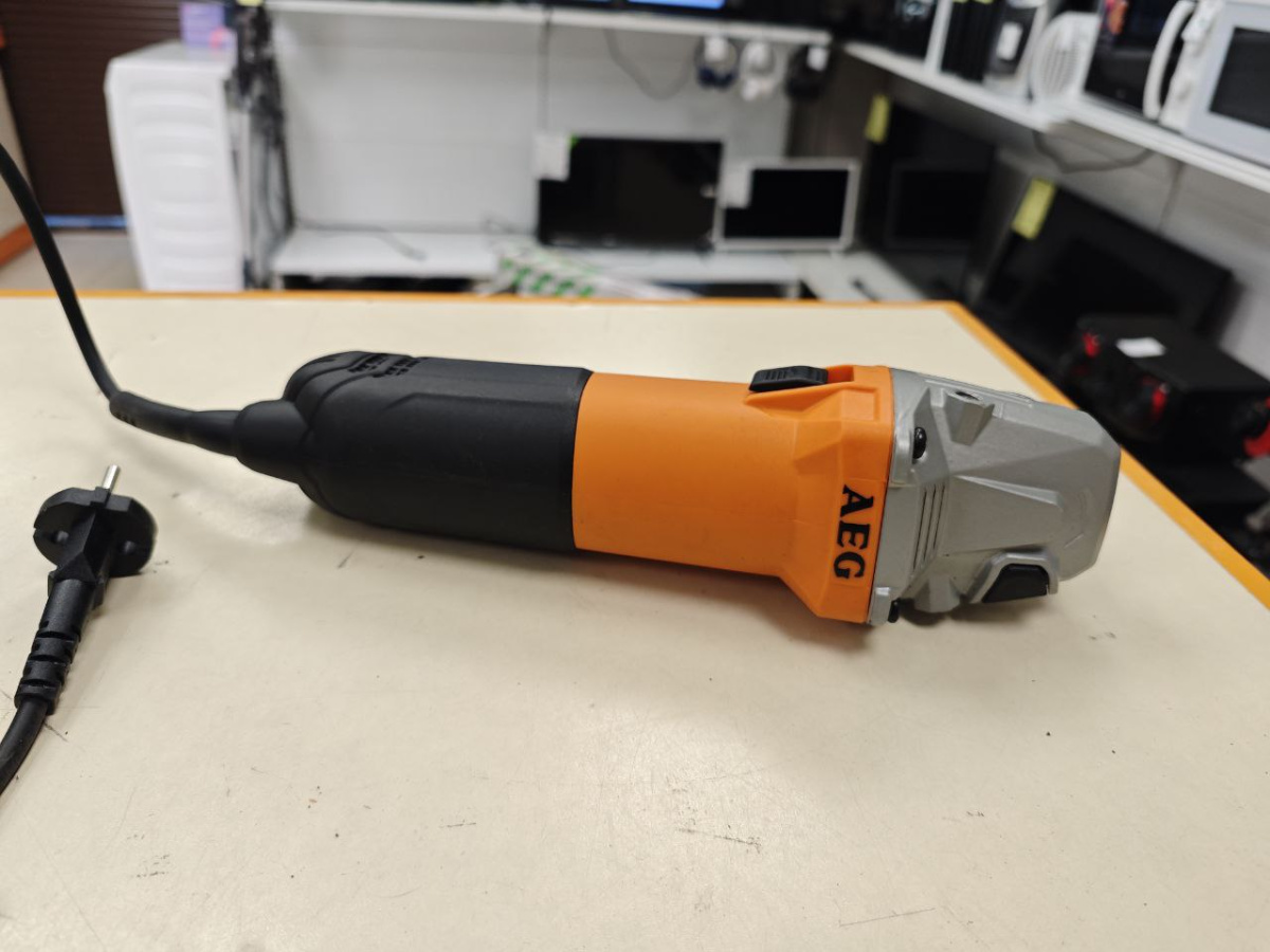 Угловая шлифмашина AEG WS 13-125XE Угловая шлифмашина AEG WS 13-125XE