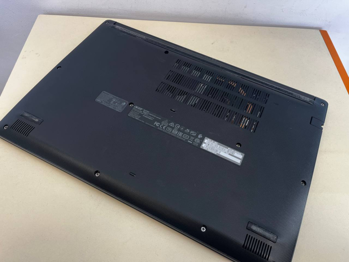 Ноутбук Lenovo; Ryzen 5 3500U, Radeon Vega 8, 8 Гб, 256 Гб, Нет