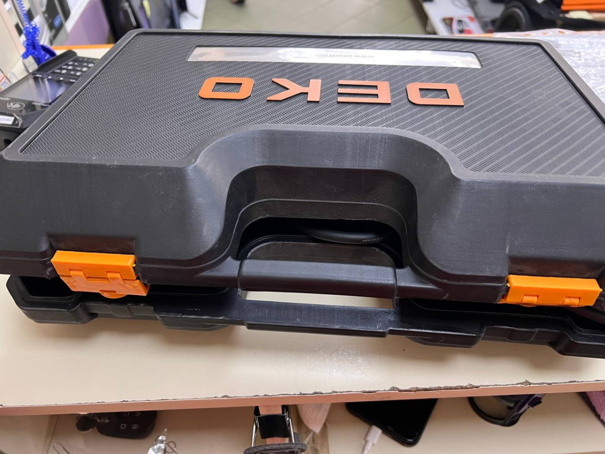 Перфоратор Deko DKH1200W