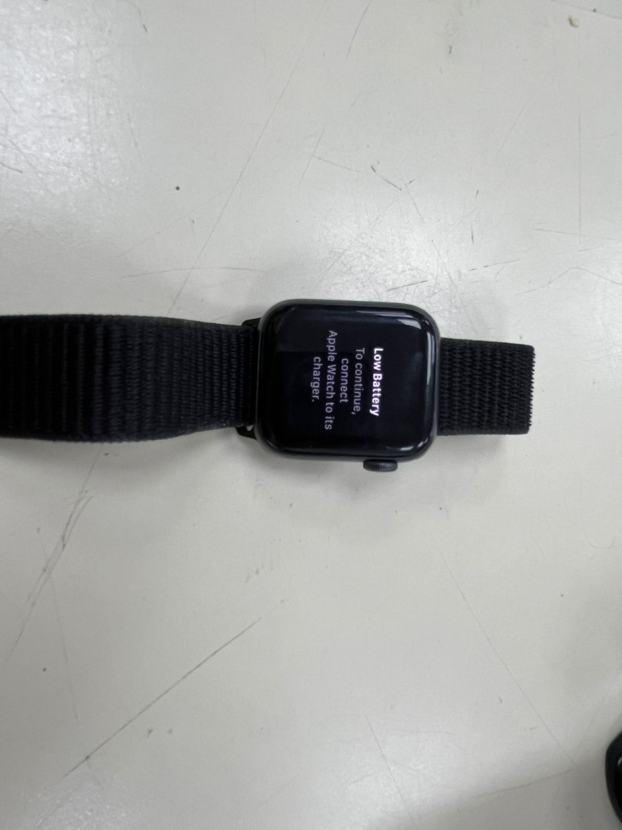 Смарт-часы Apple Watch SE 40mm