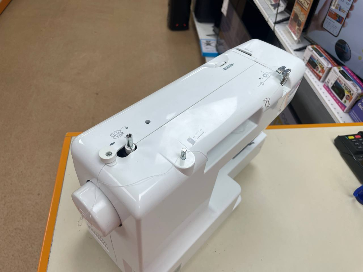 Швейная машина Leader Noir