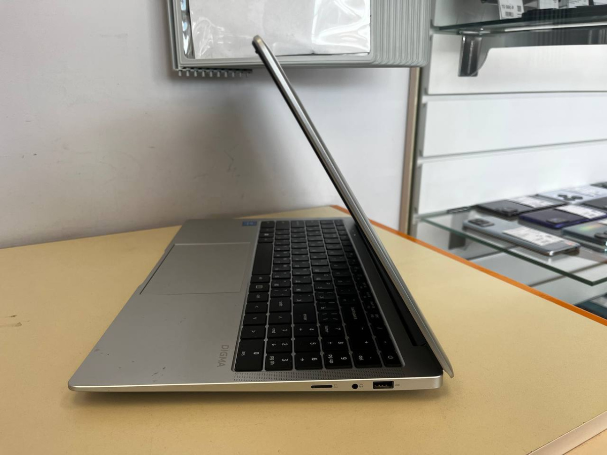 Ноутбук DIGMA; Celeron N4020, Intel UHD Graphics 600, 8 Гб, 256 Гб, Нет