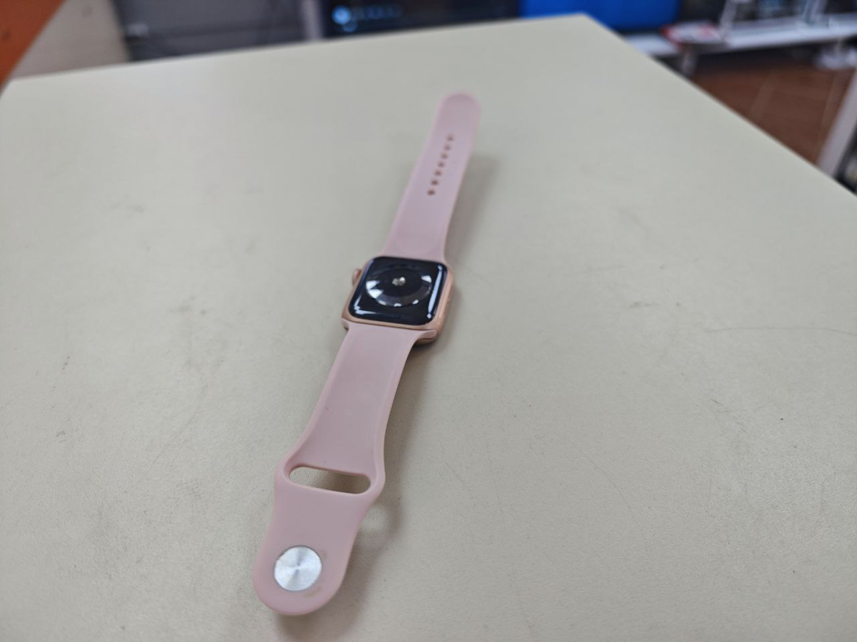 Смарт-часы Apple Watch Series 5 40 мм