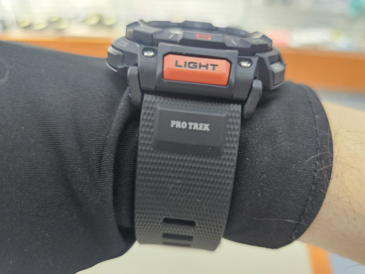 Часы наручные Casio PRO TREK PRG-340-1E