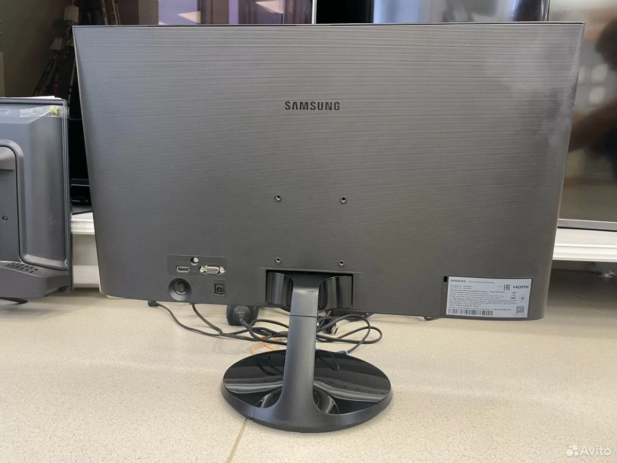 Монитор Samsung S24F354FHI
