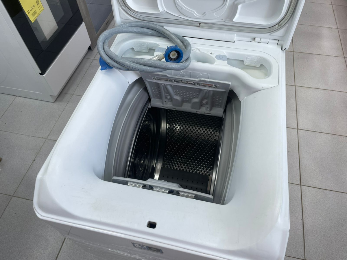 Стиральная машина Electrolux EWT 1066 ESW