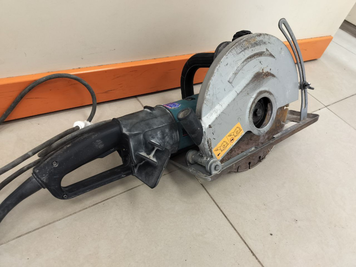 Штроборез Makita 4112HS 305mm 2400W;